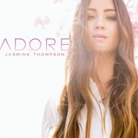 Goldkehlchen Jasmine Thompson startet mit eigener Single "Adore" durch